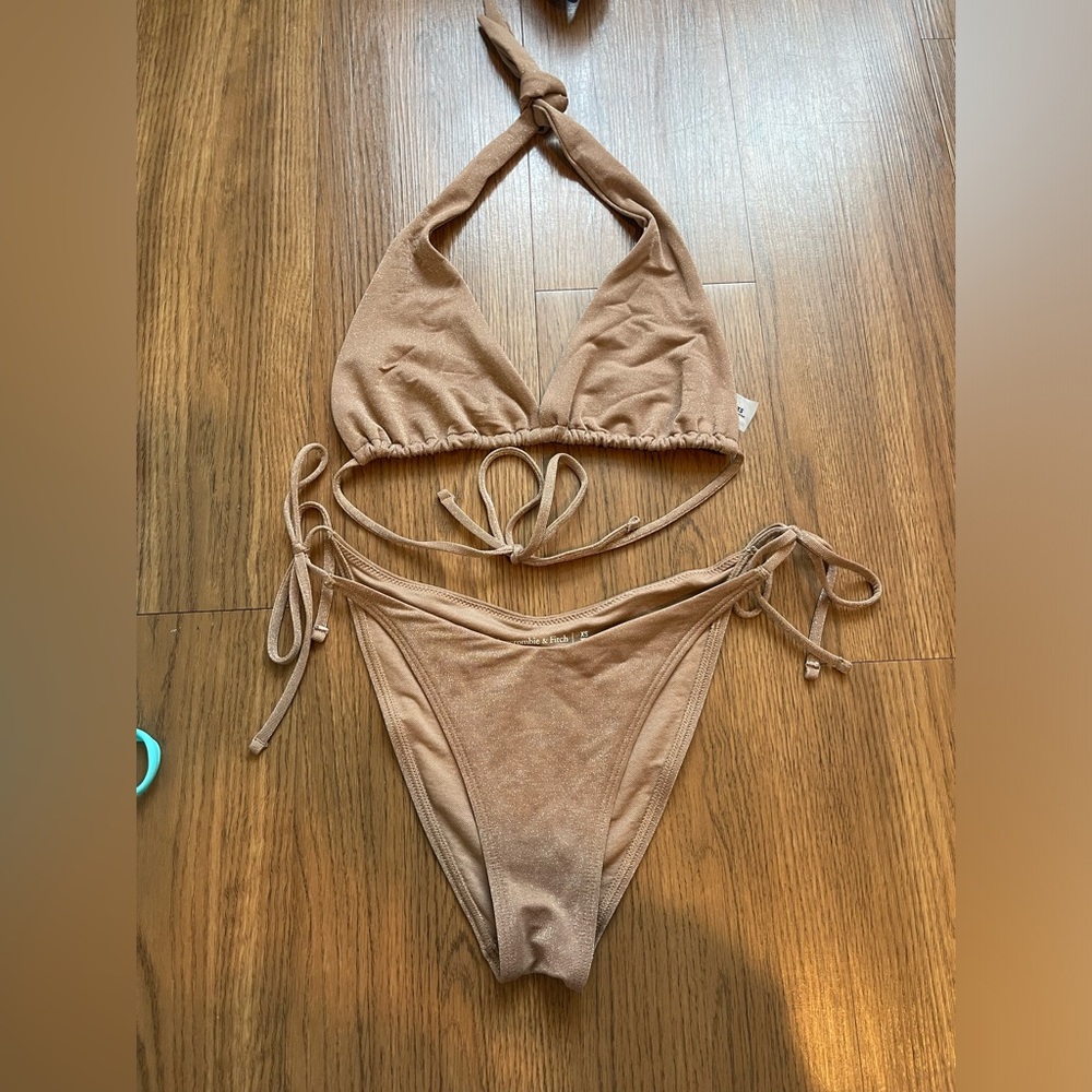 Abercrombie Multiway Triangle Top & Tie Side Moderate Bottom in Shimmer fabric